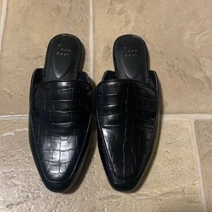 A New Day faux crocodile mules, Size 6.5